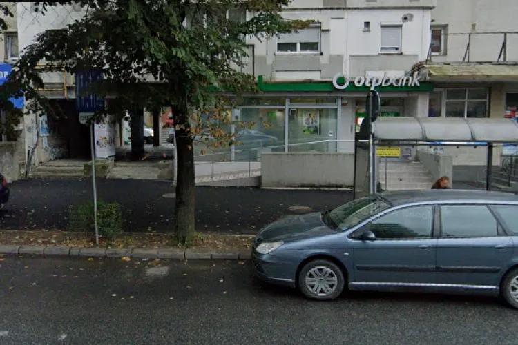 Gangul unui bloc din Cluj, transformat în WC public! Oamenii își fac nevoile nestingheriți și aruncă gunoaie pe unde apucă: ,,Un focar de infecție”   