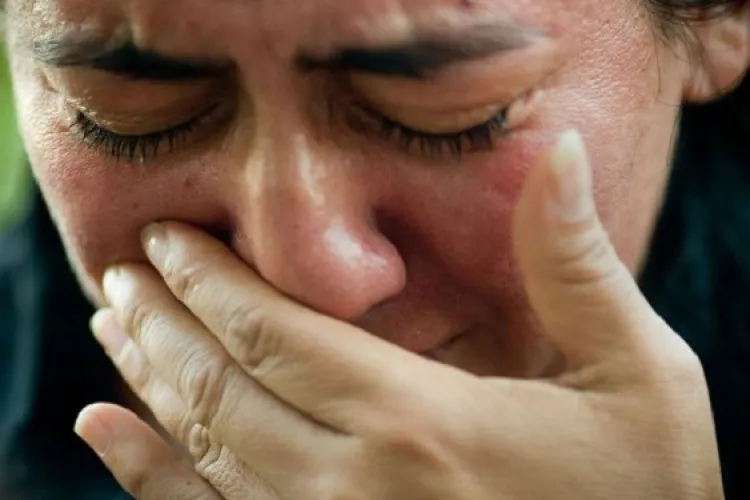 Violență extremă într-o familie din Cluj! Un bărbat și-a băgat soția în spital, după ce a bătut-o cu o CRATIȚĂ: „Încerca să o lovească în cap”