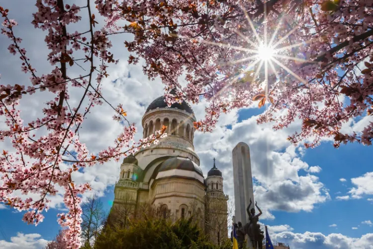 Adio, iarnă! Clujenii se bucură de soare și căldură în plină lună martie. Meteorologii au anunțat temperaturi de 20 de grade 