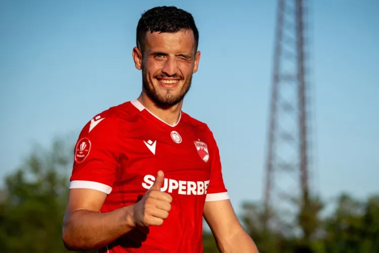 Ce lovitură! Dan Petrescu îl consideră atacantul ideal pentru CFR Cluj