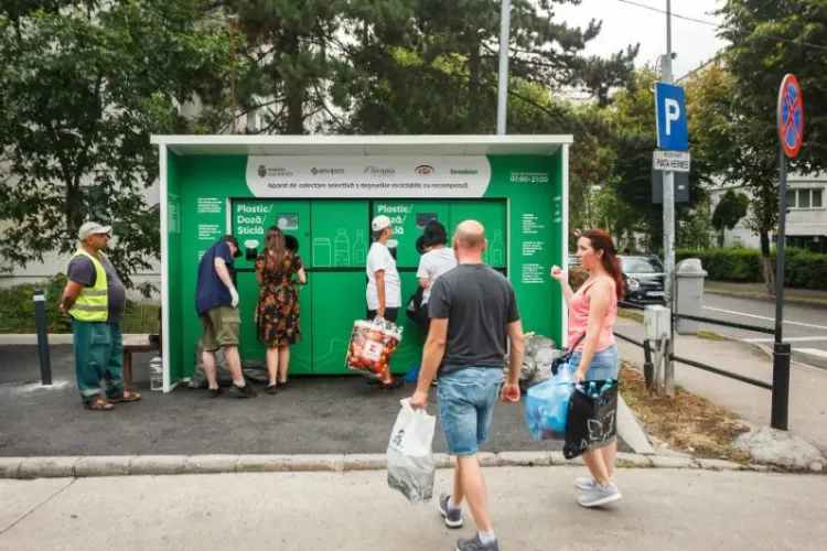 Aparatele de reciclat plastic, problematice pentru clujeni: „Nu acceptă ambalaje, dar iau pahare de unică folosință”