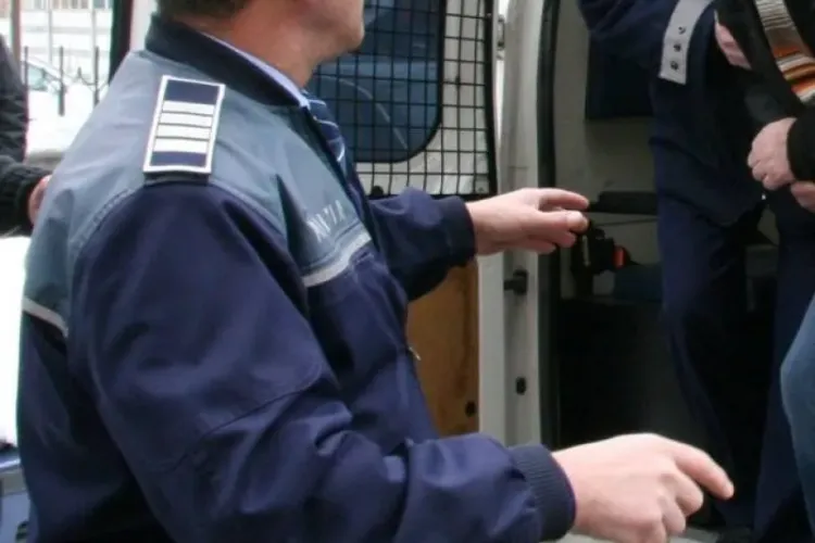 Șofer beat, dat cu capul de asfalt și bătut de un polițist din Cluj-Napoca! Agentul avea și alte abateri: a fost prins la furat, iar violența era atuul său