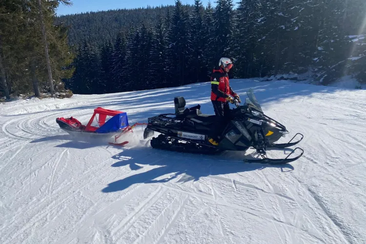 Zeci de persoane rănite pe pârtiile din Cluj! Salvamont a intervenit de urgență