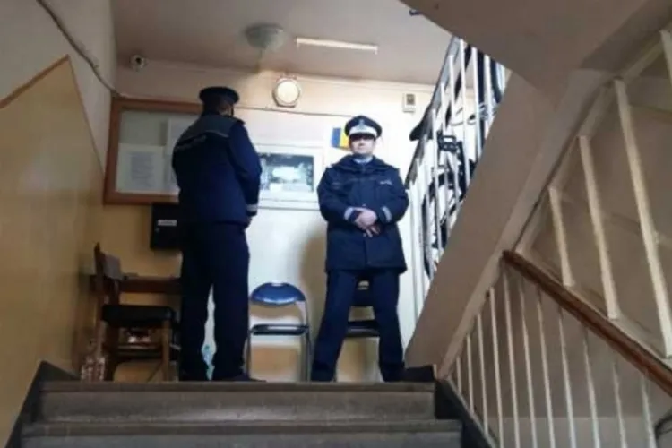 Incident violent pe strada Dunării din Cluj! Un bărbat și-a bătut vecinii, apoi le-a vandalizat mașinile și ușile: „Urla și scotea sunete de animal”