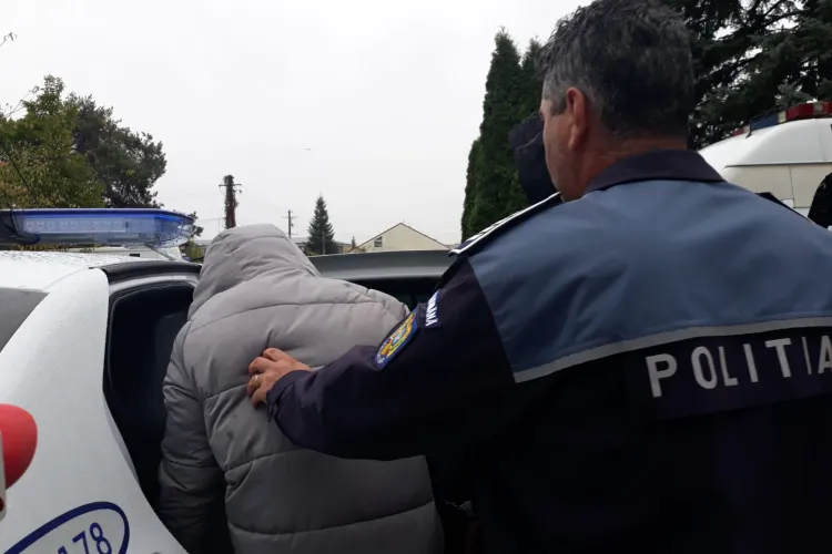 Tânărul de 25 de ani, care a făcut prăpăd în casa unui PREOT din Cluj, internat la Psihiatrie! A spart geamul Casei Parohiale și s-a baricadat înăuntru