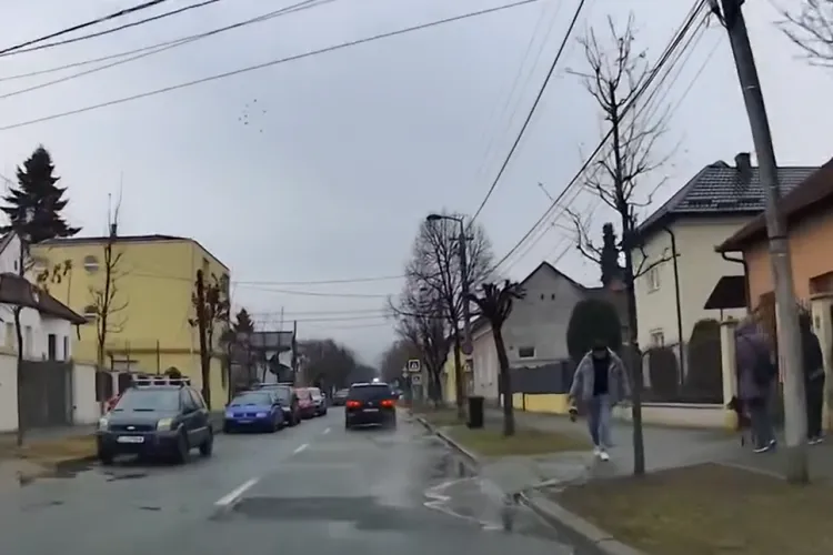 Un șofer din Cluj a „botezat” un pieton în plină stradă! Tânărul, lovit ca de tsunami, a rămas încremenit: „Rușine să-ți fie” VIDEO
