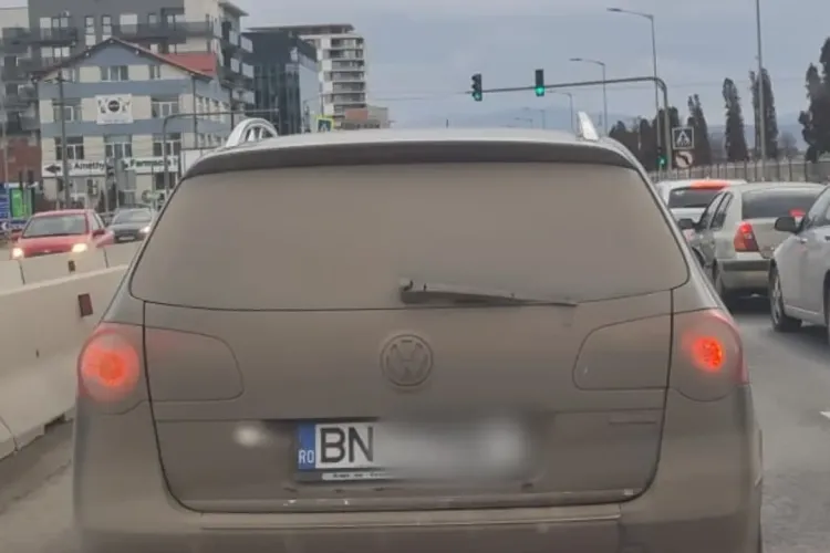 Haos total pe străzile din Cluj! Un șofer caută cu disperare un tânăr care a provocat un accident și s-a făcut nevăzut: ,,Părea a fi băut”