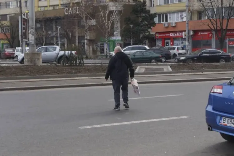 O intersecție pune în pericol viața pietonilor din Cluj-Napoca: „Le este greu să traverseze în siguranță”