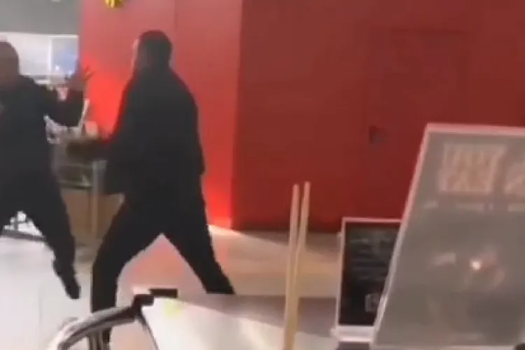 Bătăușii de la VIVO Cluj au fost identificați! Tinerii de 24 și 26 de ani sunt cercetați pentru lovire și tulburarea ordinii publice - VIDEO 