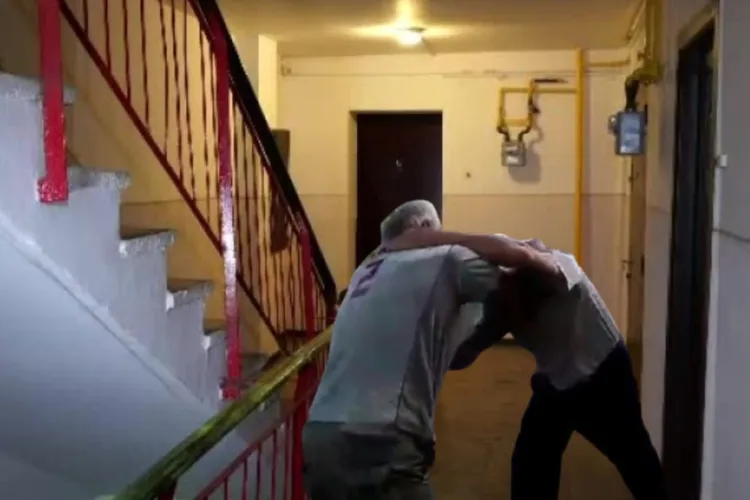 Un bărbat din Cluj și-a înjunghiat fratele după un meci de fotbal! Victima era în stare gravă, dar clujeanul încerca să-și scape pielea: „Ăsta şterge tot”