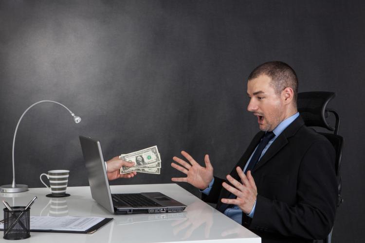 IT-iștii, „genii neînțelese” sau doar aroganți? Un programator a jignit jumătate de țară: „În corporații e mai multă inteligență decât în județe întregi”