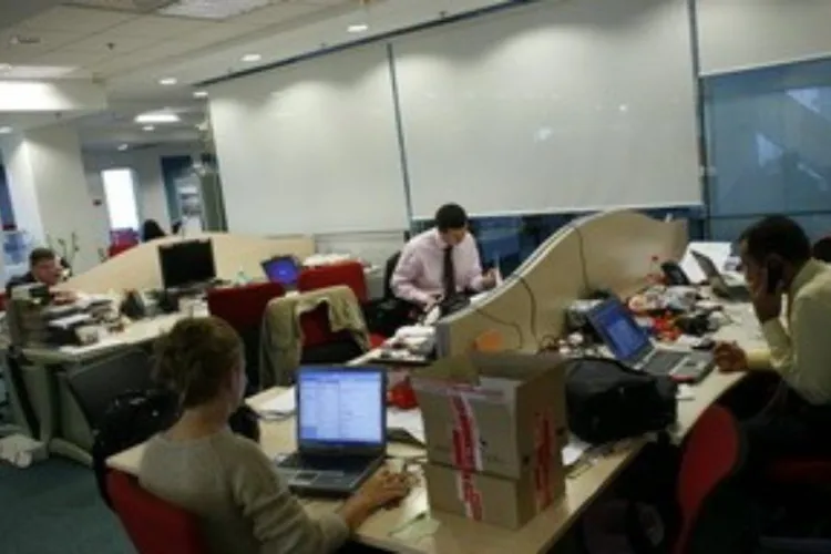 Teroare într-o companie din Cluj! Angajații au fugit pe FEREASTRĂ de frică, în timp ce șeful lor era bătut fără milă: „S-au speriat extrem de tare”