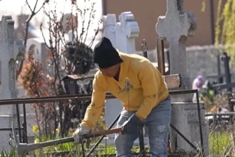 Job inedit pentru cei fără „trac de decedați”! Salariul e mai mare decât în IT: „Nu sunați dacă aveți dureri de spate, rușine de vecini, teamă de cimitir”