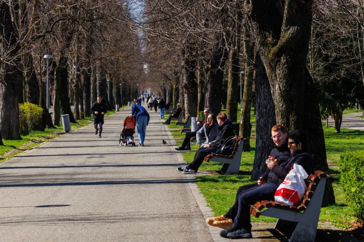 La Cluj se anunță o vreme neobișnuit de caldă! Temperaturile vor ajunge la 23 de grade Celsius