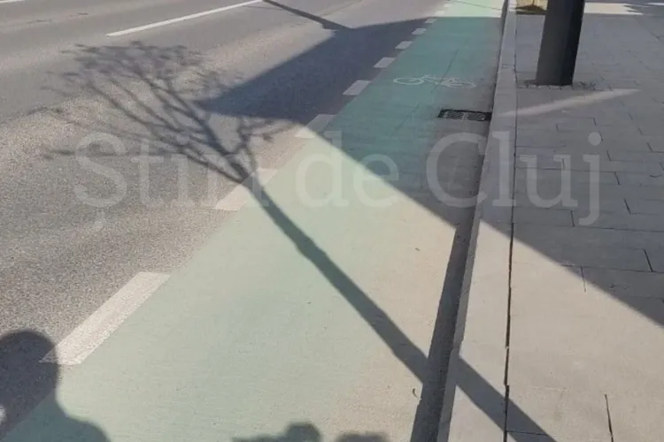 Pistele de biciclete din Cluj, „îngropate” în praf și mizerie! Nu au mai fost curățate de zile întregi