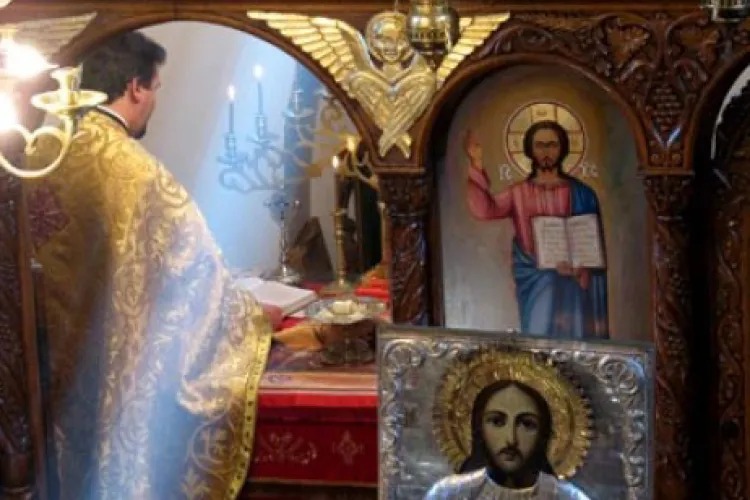 Din altar, direct la pușcărie! Un preot din Cluj și soția lui, condamnați la închisoare. Și-au păcălit enoriașii cu promisiuni de angajare în MApN