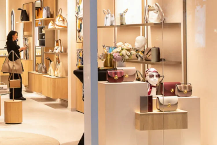 Unul dintre cele mai luxoase branduri de genți din lume vine la Cluj. Unde va deschide magazin celebra firmă ale cărei produse le găsiți prin Duty Free