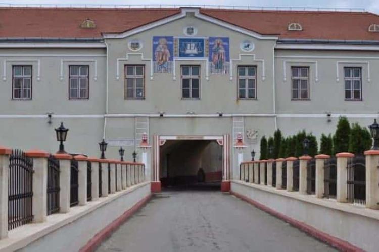 Apel disperat din Penitenciarul Gherla! Suporter U Cluj, grav bolnav, ignorat de autorități. Se teme că nu mai iese viu: „A luat un virus din celulă”