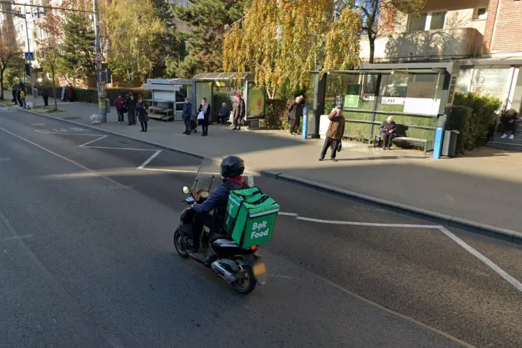 Atac violent în Cluj! Călătorii ce așteptau autobuzul într-o stație CTP din Mănăștur, bătuți cu bestialitate: „Mi-a dat țeapă acum o săptămână”