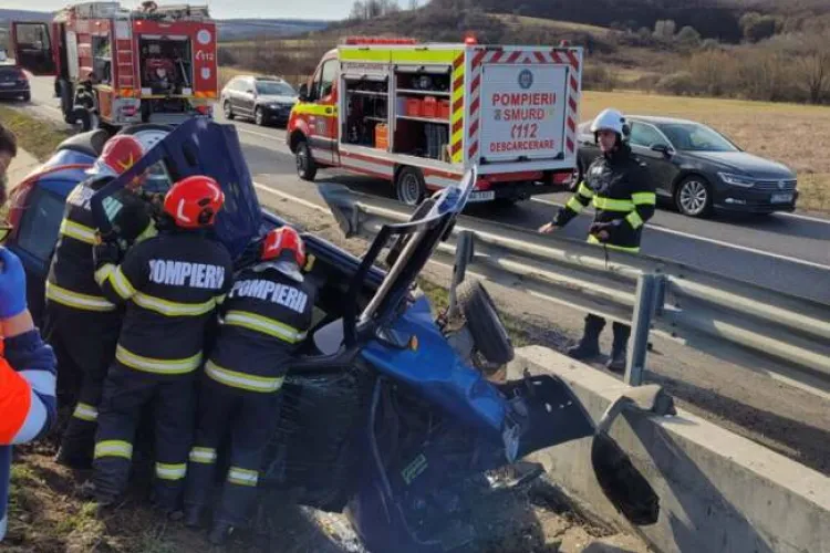 Tragedie pe șosea! O femeie și-a pierdut viața după ce a lovit un cap de pod! Manevrele de resuscitare au fost zadarnice 