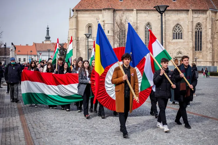 Ziua Maghiarilor de Pretutindeni, sărbătorită la Cluj! Peste 1500 de persoane au mărșăluit prin centrul orașului: „Trebuie să luptăm pentru libertate”
