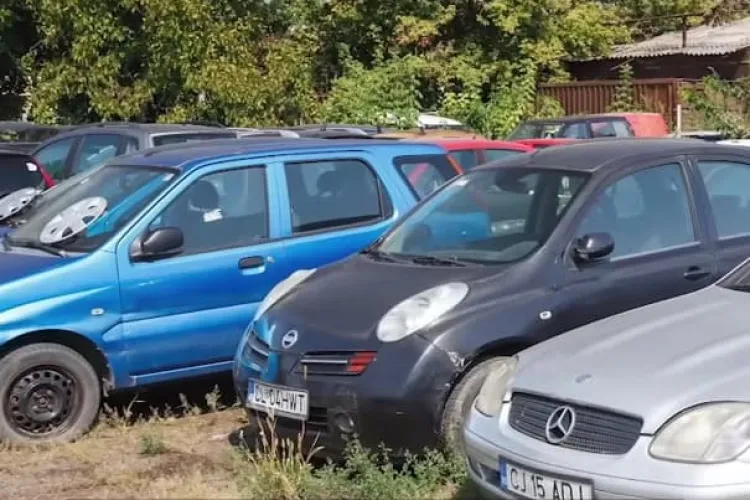 BĂTĂLIE mare pe „rablele” Clujului! Participanții s-au LUPTAT pentru mașinile abandonate! Toate s-au vândut