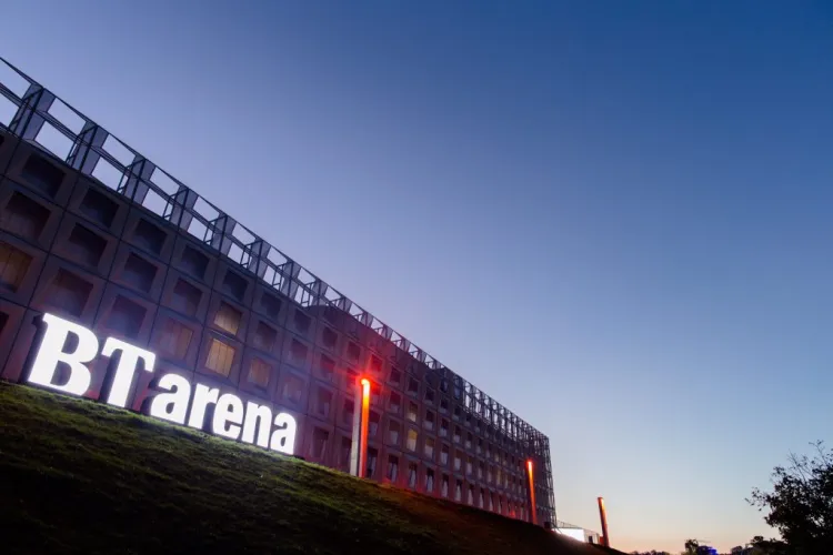 Dosar penal pentru petrecărețul din Cluj, care a atacat un jandarm în fața BT Arena! Agresorul fusese la concertul unui DJ celebru