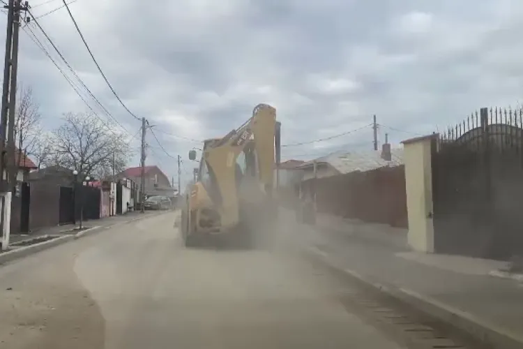 Clujul de 5 stele are străzi ca la sat și nori de praf ca-n deșert! O clujeancă a răbufnit: „Aerul e irespirabil, se simte praful între dinți”