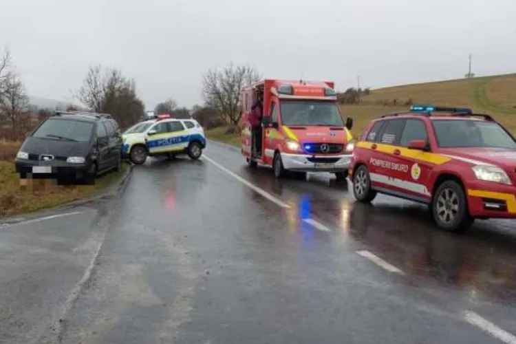 Accident cu șase victime! Pompierii au intervenit de urgentă pentru a salva o persoană încarcerată 