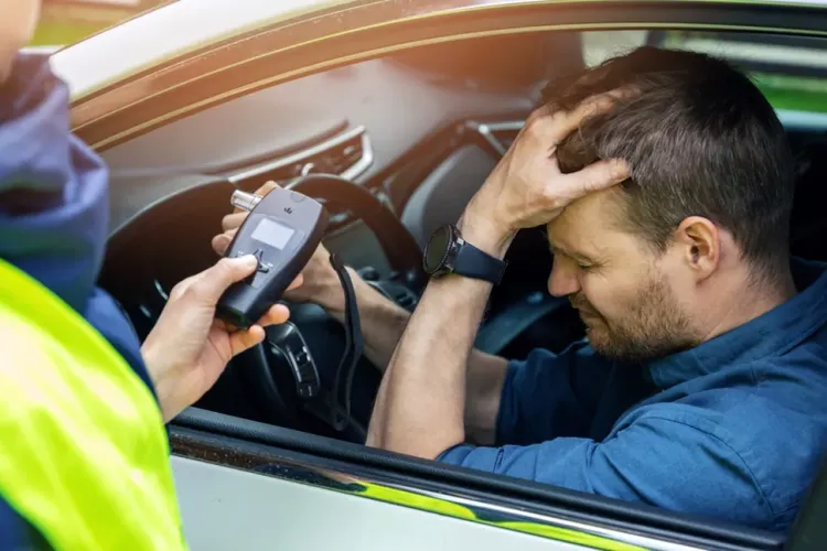 Inconștiență fără limite! Șofer din Cluj, prins conducând cu două tipuri de substanțe interzise în sânge! Se plimba liniștit pe drumurile publice