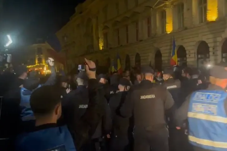 VIDEO Susținătorii lui Călin Georgescu încearcă să intre cu forța la BEC, după ce candidatura acestuia a fost invalidată 