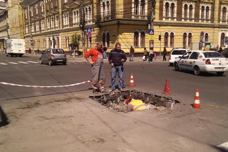 Primarul Sorin Apostu a "urechiat" E.ON Gaz. Compania a spart strazile de 889 de ori in 6 luni VIDEO