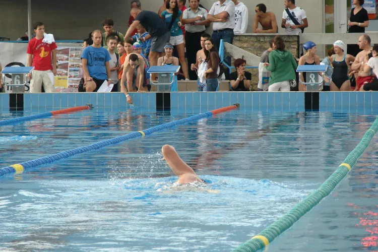 Swimathon Cluj 2011: 100 de inotatori s-au inscris in concurs