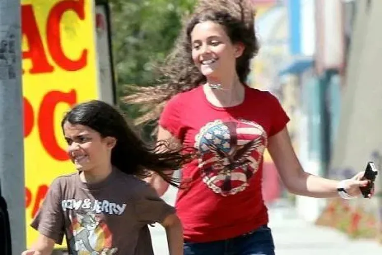 Copiii lui Michael Jackson, fotografiati in timpul unei excursii - FOTO