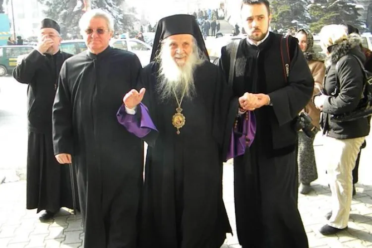 Arhiepiscopul Maramuresului, Iustinian Chira, decorat cu "Steaua Romaniei"