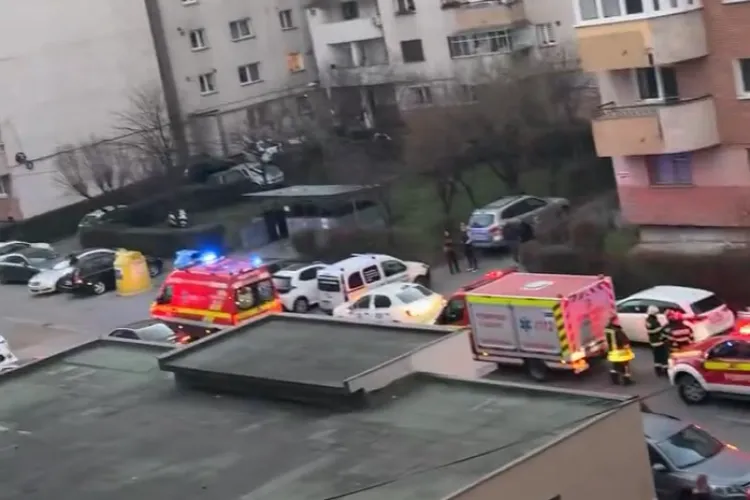 Tragedie la volan! Un șofer a suferit un AVC la volan pe strada Năsăud din Cluj-Napoca. A fost transportat de urgență la spital VIDEO