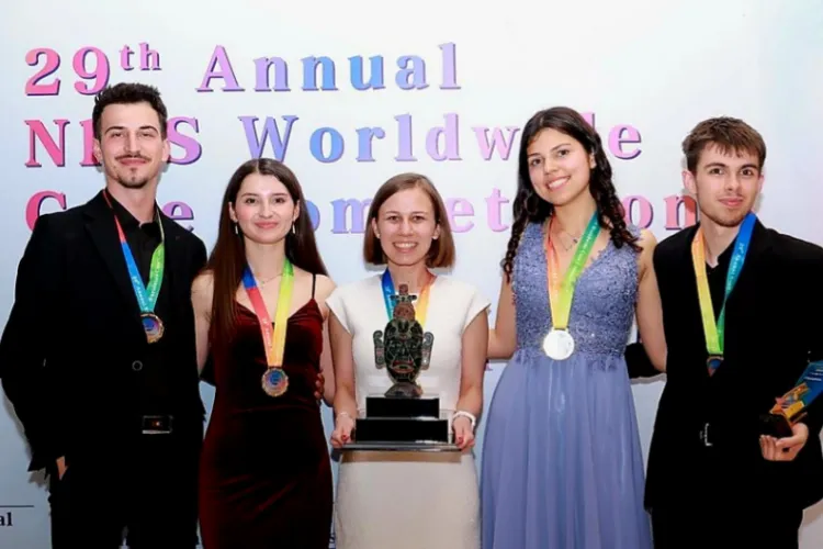 Patru studenți din Cluj, campioni mondiali în China! Au înfrânt echipe din 13 țări la o MEGA competiție internațională - FOTO