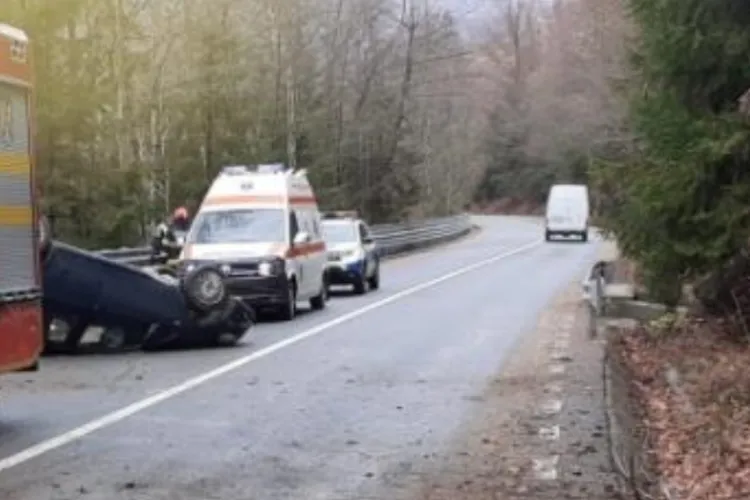 Șoferul care a provocat accidentul din Poieni, Cluj, a fost reținut! Conducea beat din cale afară și s-a răsturnat cu mașina - FOTO