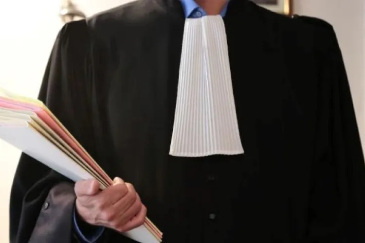 Avocat condamnat la Cluj, după ce și-a hărțuit AMANTA și pe presupusul ei iubit! Le-a lăsat mesaje compromițătoare pe parbriz mai ceva ca-n telenovele