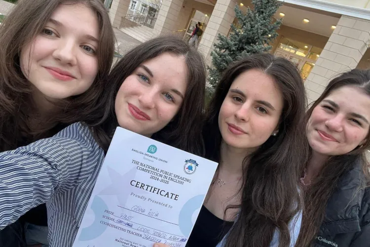 Avem cu ce ne mândri! O elevă a unui liceu din Cluj, rezultat excelent la o competiție importantă de Public Speaking