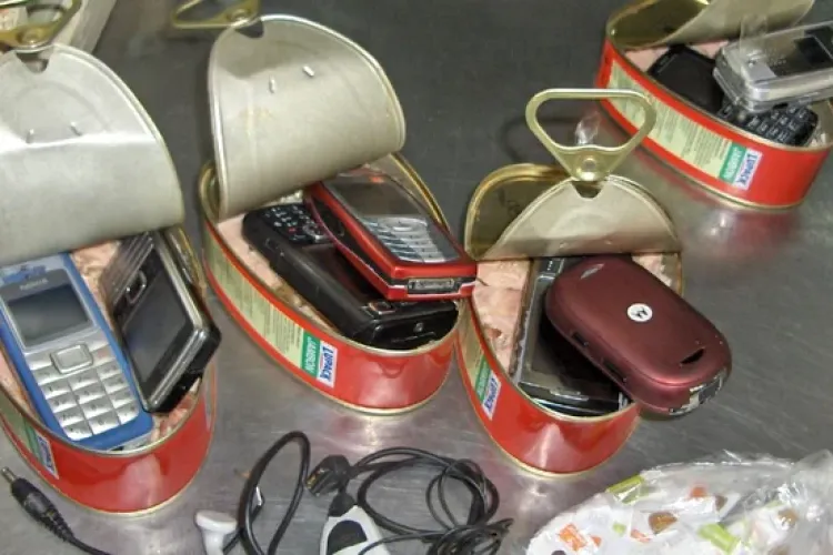 Cluj: Telefoane mobile ascunse în conserve, descoperite la Penitenciarul Gherla! Planul ingenios al unui deținut a eșuat la controlul cu raze X
