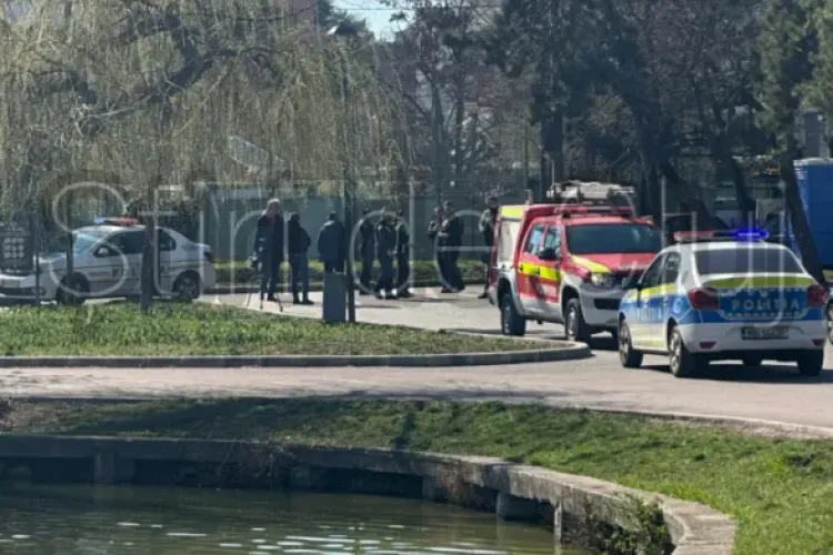 Un bărbat a căzut în lacul de la Iulius Mall Cluj! I se aplică manevre de resuscitare/A fost scos din apă de un clujean - VIDEO/FOTO
