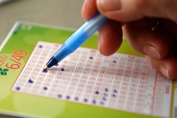 Un corporatist a câștigat marele premiu la Loto de peste 30 de MILIOANE de lei! Va renunța la ședințele de birou pentru vacanțe exotice?