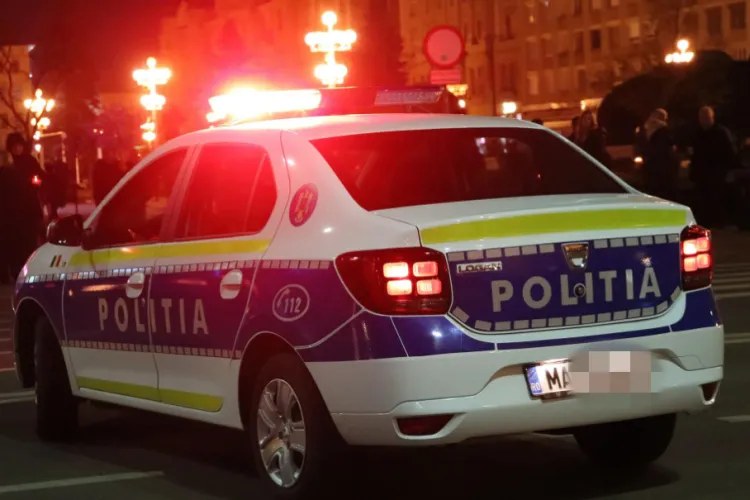 Urmărire ca în filme la Cluj: Polițiștii au gonit 18 kilometri după un șofer beat, drogat și fără permis, ce făcuse un accident. A mai condus fără permis