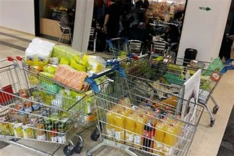 Haideți să facem un gest creștinesc! Dacă puteți, donați alimente și vor ajunge de Paște la pensionarii clujeni cu cele mai mici venituri