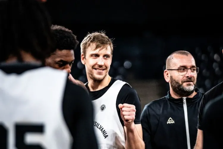 Scor de NBA la partida CSM Târgu Mureș - U BT Cluj. „Promitem Aspacardin la cumpărarea unui abonament” VIDEO