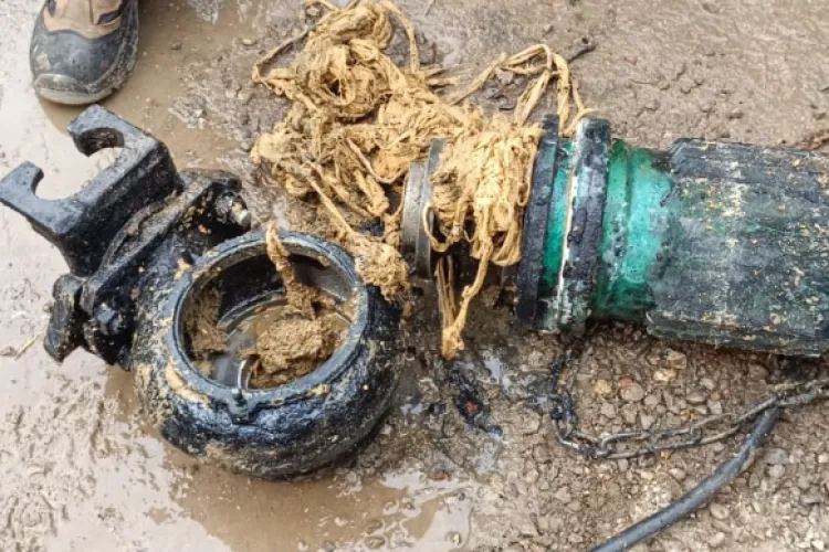 Descoperirile făcute într-o canalizare din Cluj! Mulți clujeni chiar aruncă orice în toalete - FOTO 