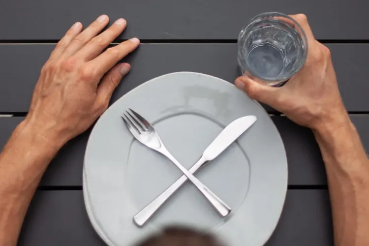 Experiment EXTREM al unui cunoscut om de afaceri clujean: A ținut post DOAR cu APĂ 21 de zile. Vă avertizăm că astfel de acțiuni pot fi periculoase VIDEO