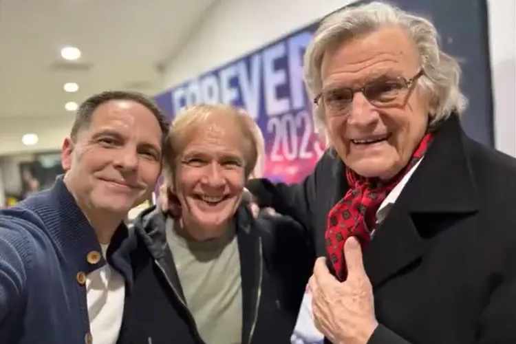 VIDEO Florin Piersic, moment super emoționant la Cluj. Ovaționat de mii de oameni la concertul lui Clayderman: Vă pup pe toți, unde nu vă arde soarele”