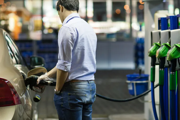 Șofer clujean somat pe net să vină să achite benzina la OMV: A plătit fresh-ul, dar a „uitat” benzina/ Oferta „La un fresh, un plin gratis” s-a încheiat